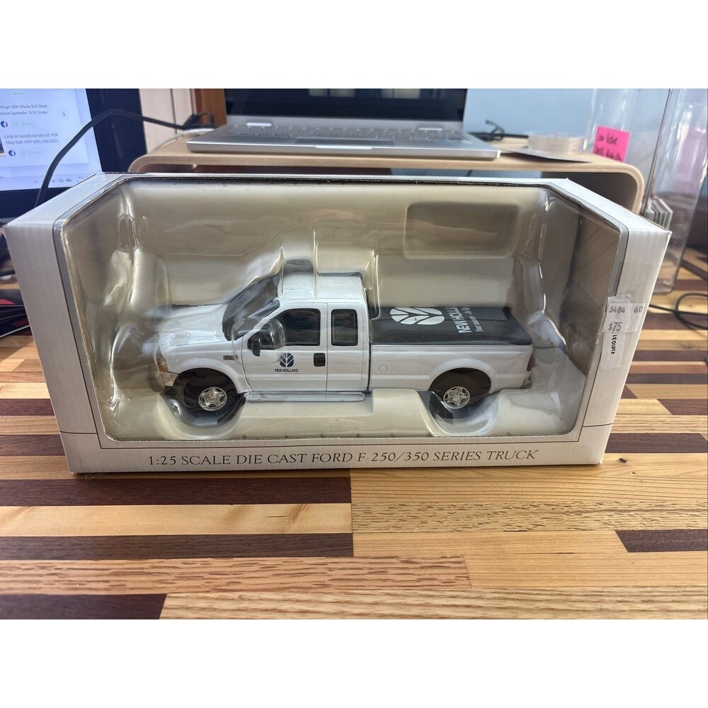 New holland 1:25 Scale Die Cast Ford F-250/F-350 Series Truck